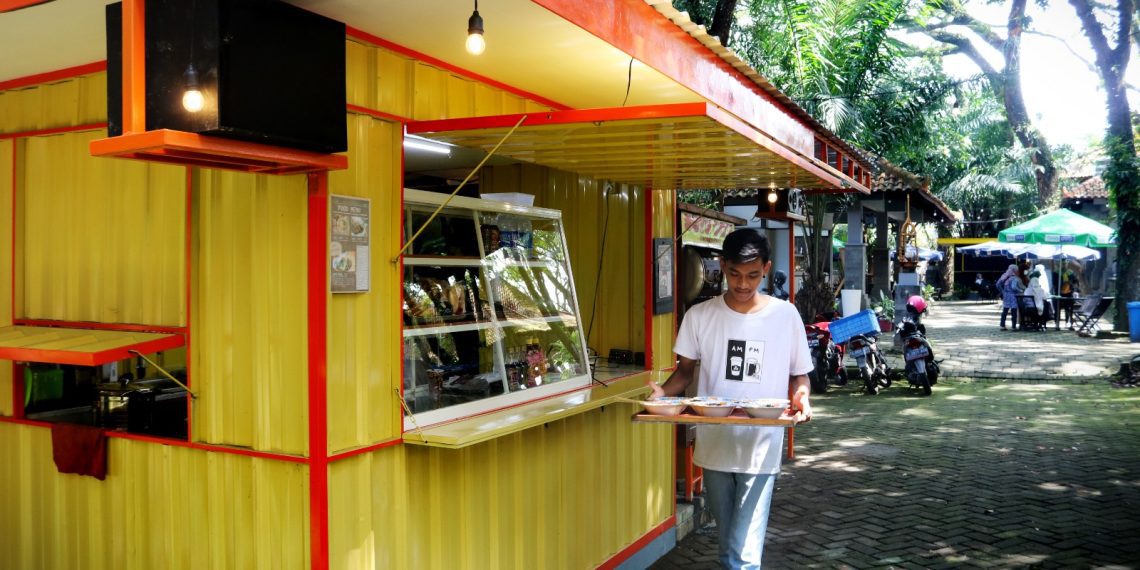 Rekomendasi Tempat Makan di UB saat UTBK